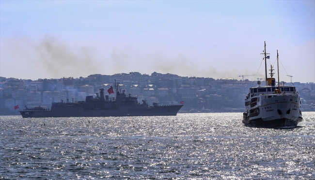 Türk savaş gemileri ve denizaltıları İstanbul Boğazı’ndan geçti
